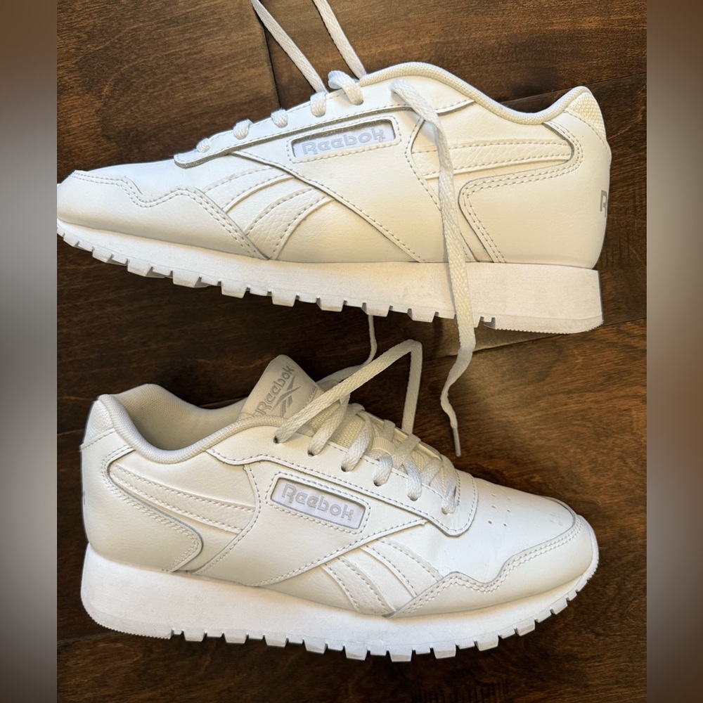 Reebok Women’s White Sneakers Size 6